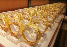 一對彩色金手鐲回收價格多少錢？-黃金回收