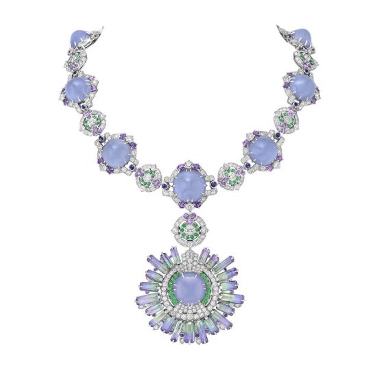 Céphéide 白金項鏈，by Van Cleef & Arpels