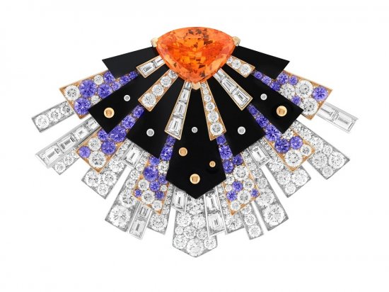 Nébuleuse 白金胸針，by Van Cleef & Arpels