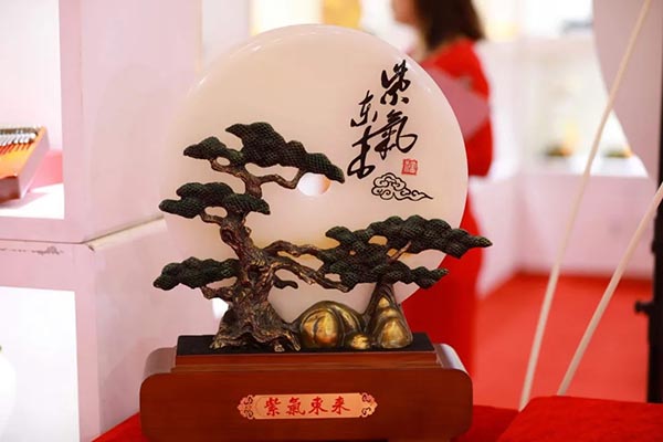 “直播、拍賣、鑒寶”三連，文玩電商過春天？