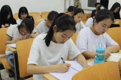 
	曾經備受追捧的珠寶設計，如今已開始走下坡路，就業難是大問題_市場行情