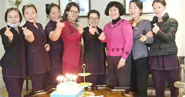 靜博士創始人祝愉勤的一次分享，何以讓千人會場連續響起了32次掌聲？5