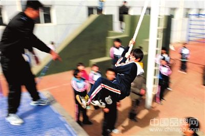 市民體驗特警的訓練項目