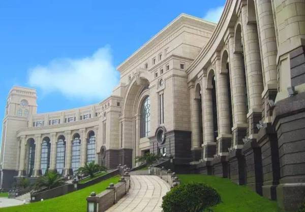 2018年中國學費最貴十大名校排行榜8