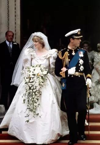 婚紗禮服流行趨勢 10大最熱門經典婚紗盤點6