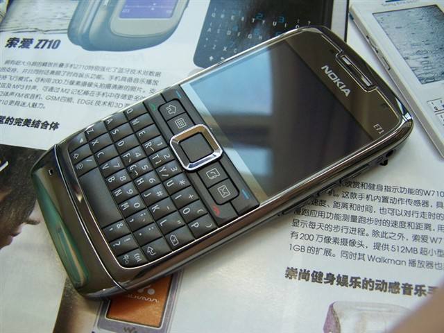 諾基亞E71