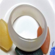 幾個依據教你鑒別真假金絲玉手鐲