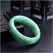 翡翠手鐲貴不貴？