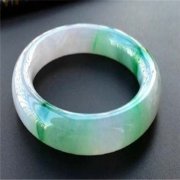  為你解析市場上的玉鐲價格如何