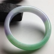 春帶彩翡翠手鐲貴不貴？