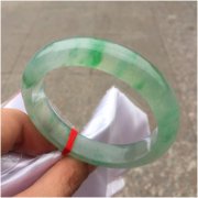 手鐲是翡翠中最能保值增值的！