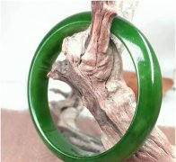 碧玉手鐲的傳奇故事