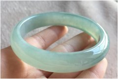 和田玉手鐲當禮物送妻子讓你們重回熱戀中，身