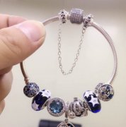 在佩戴純銀潘多拉手鏈的時候應該注意些什么?