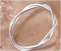 今年流行的女士銀手鐲款式有哪些？