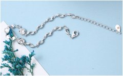 四十歲女人戴的銀手鏈款式圖片有哪些？