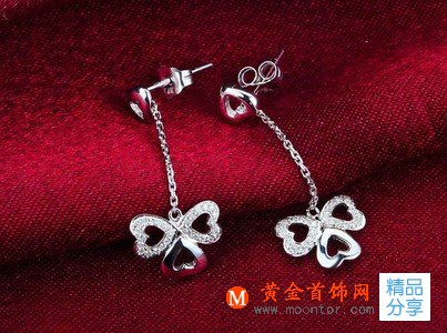 鉑金耳環如何搭配