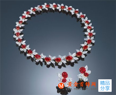 紅寶石項鏈有哪些搭配技巧