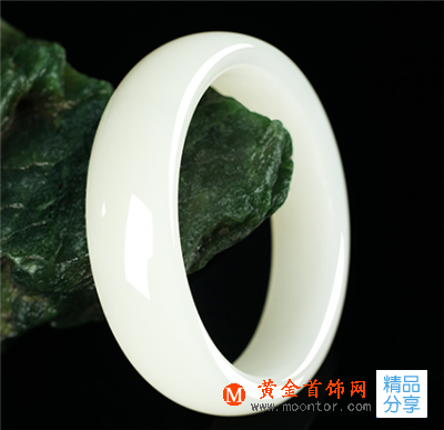 佩戴玉手鐲的日常保養講究
