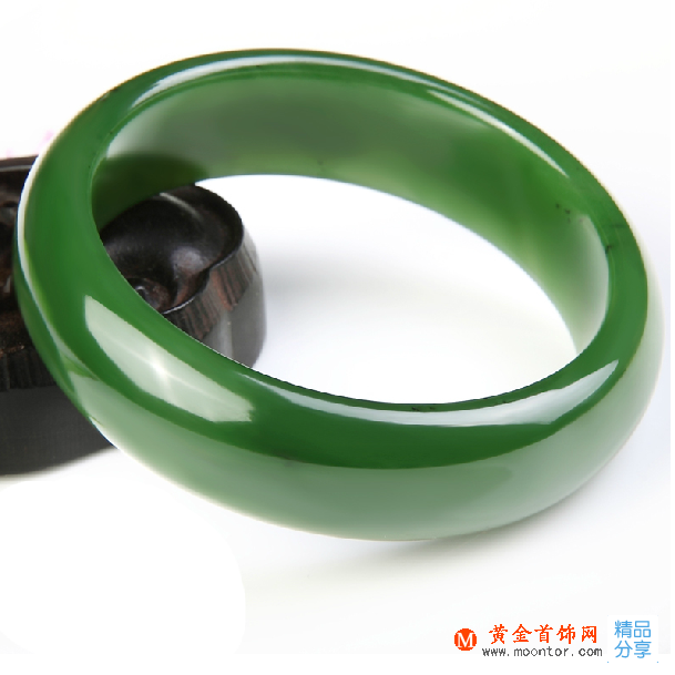 如何區分翡翠手鐲和碧玉手鐲