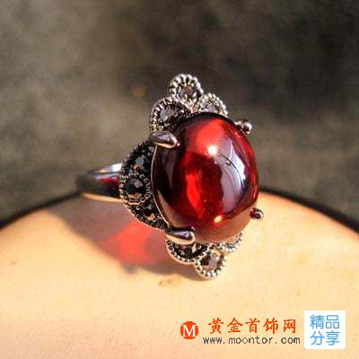 紅鋯石戒指的特點 紅鋯石戒指的價格是多少
