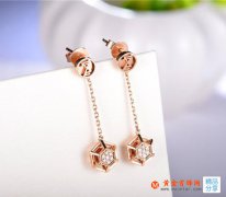 根據臉型搭配耳環