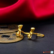 配戴黃金耳釘的好處 黃金耳釘