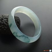 “玉鐲不雙戴”的原因是什么