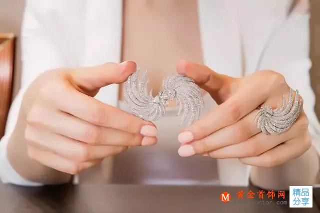 戒指的戴法和意義_戒指的365種戴法！戒指的戴法指導