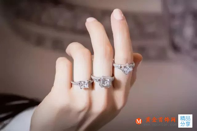 戒指的戴法和意義_戒指的365種戴法！戒指的戴法指導
