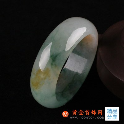 三色翡翠手鐲價格多少錢  三色翡翠手鐲的圖片