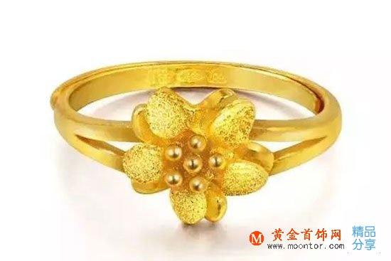 
	黃金首飾戴久變白是怎么回事？如何恢復原狀？
