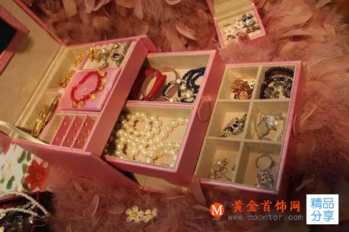 
	黃金首飾舊了臟了受傷了怎么辦？不防試試這些妙招
