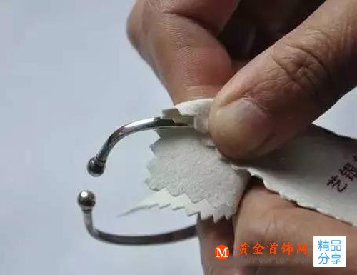 
	銀飾變黑怎么清洗？最后一招很關鍵！！！
