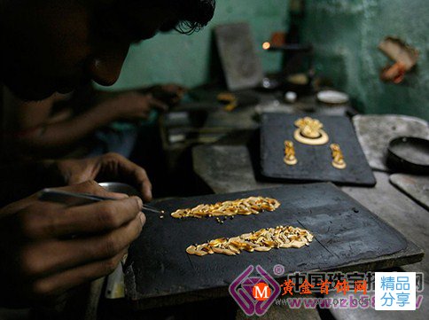 
	百余黃金珠寶制作能手 個個都有絕活
