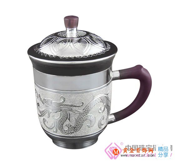 
	用銀茶杯喝水好嗎？
