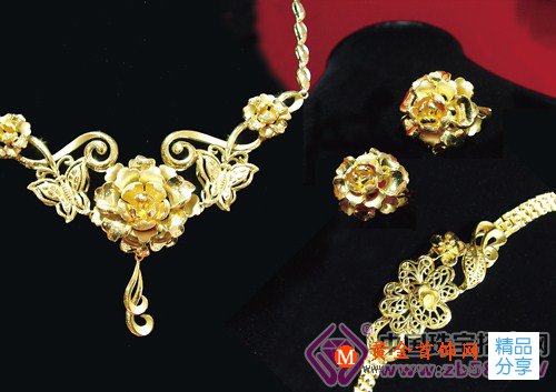 
	黃金飾品扎堆“立減”黃金周成“淘金周”
