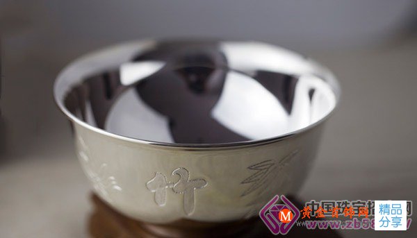
	純銀——低調的養生保健貴族
