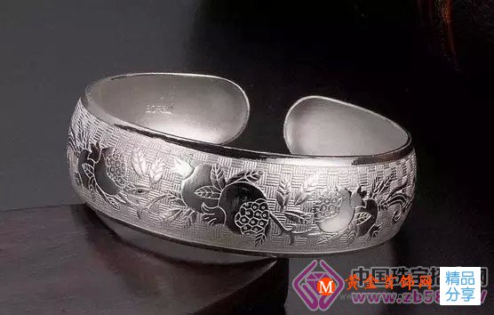 
	手鐲上的花紋都代表什么含義
