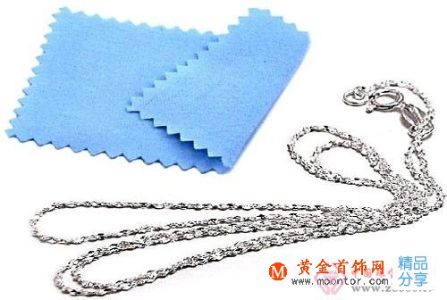 
	銀子變黑怎么清洗
