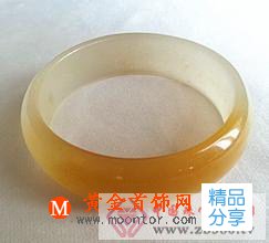 
	金絲玉手鐲是什么
