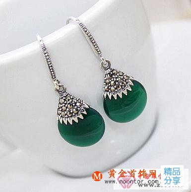 
	銀飾品怎么搭配衣服好看
