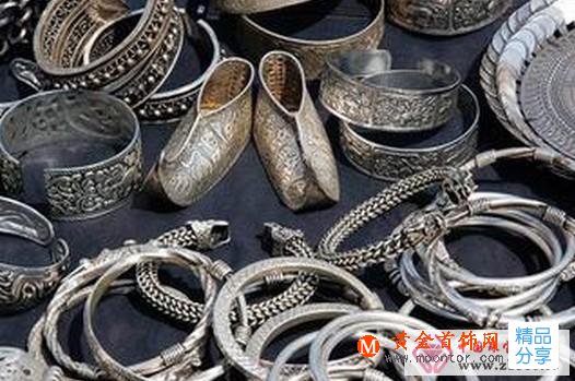 
	銀飾發黑怎么清洗
