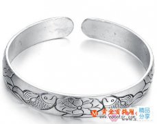 
	銀飾品為什么容易變黃
