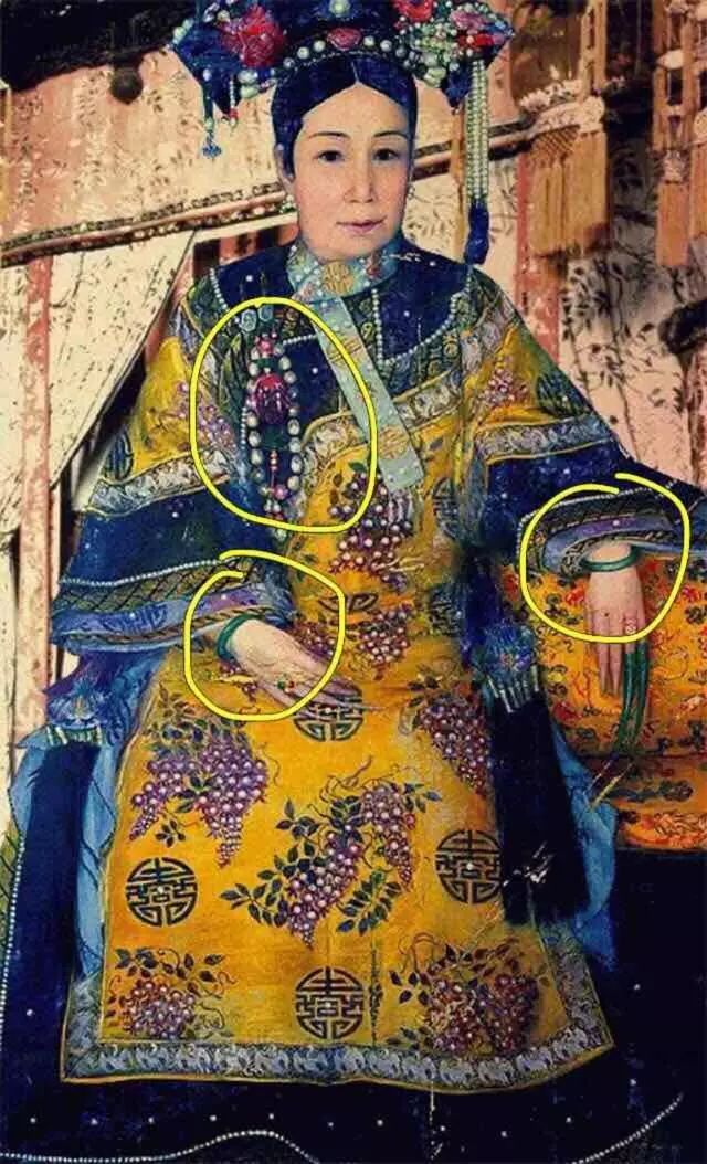左手戴玉，右手戴銀？佩戴首飾大有講究！