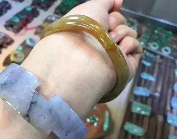 手鐲就一定是圓的？這些手鐲打破你的認知