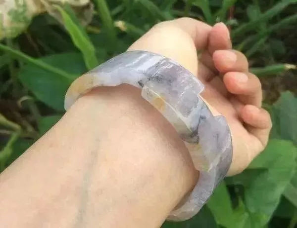 手鐲就一定是圓的？這些手鐲打破你的認知
