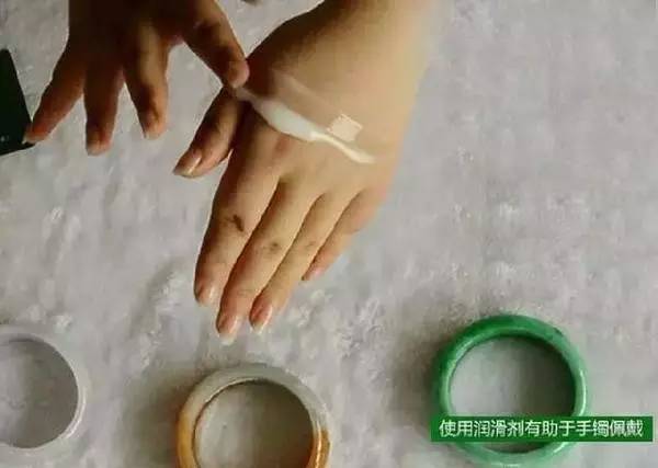 一分鐘教你學會測量自己的戒指、手鐲圈號-珠寶購買技巧