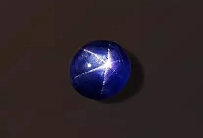 藍寶石顏色分類-藍寶石實用知識