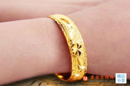 
	選黃金首飾，手鐲和手鏈，哪個比較好？
